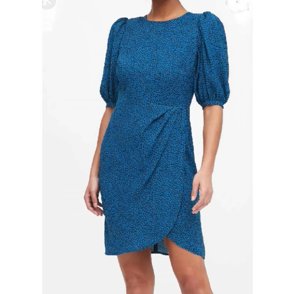 Puff-sleeve sheath dress